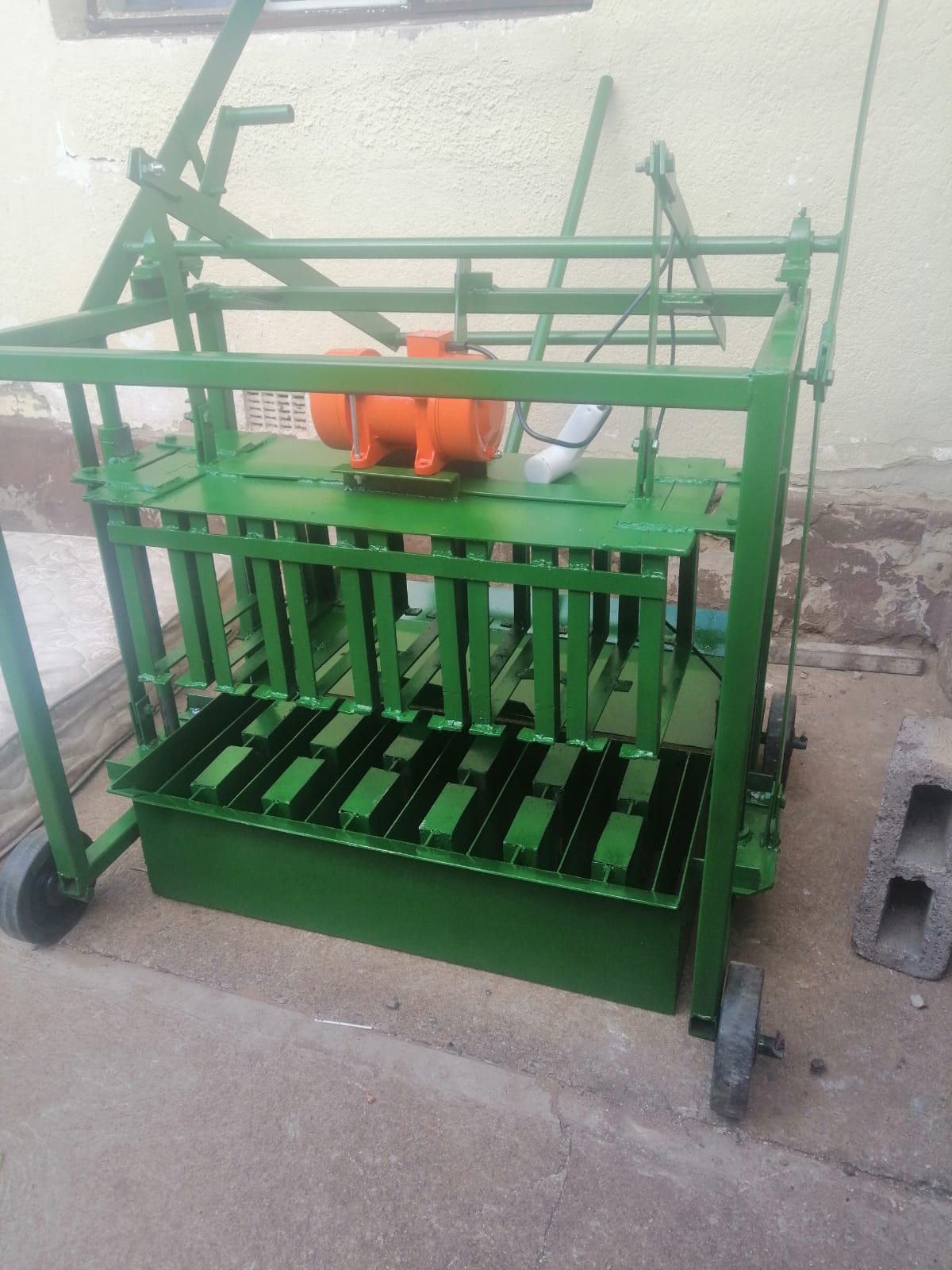 HOLLOW MOBILE BRICK MACHINE