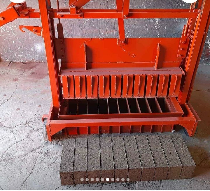 MOBILE SOLID BRICK MACHINE